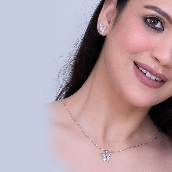 >Pendants & Necklaces